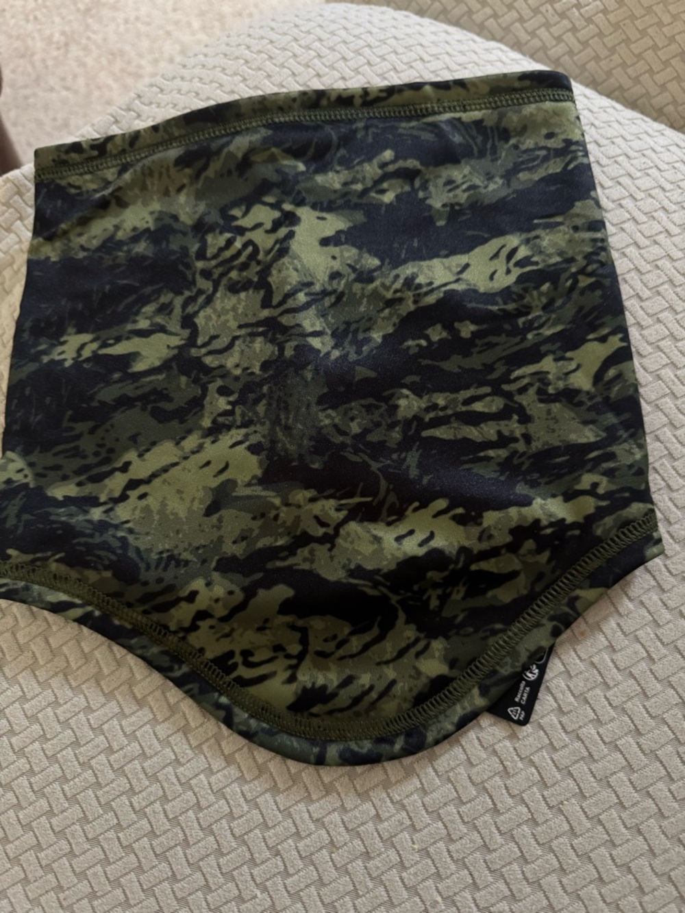 NWT Oakley Tiger Camo Green Neck Gaiter